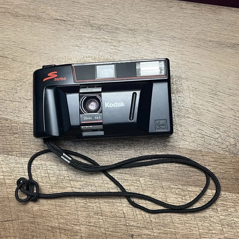 Vintage Kodak S100 EF Series 35MM Film Camera Point & Shoot Black‎ Untested